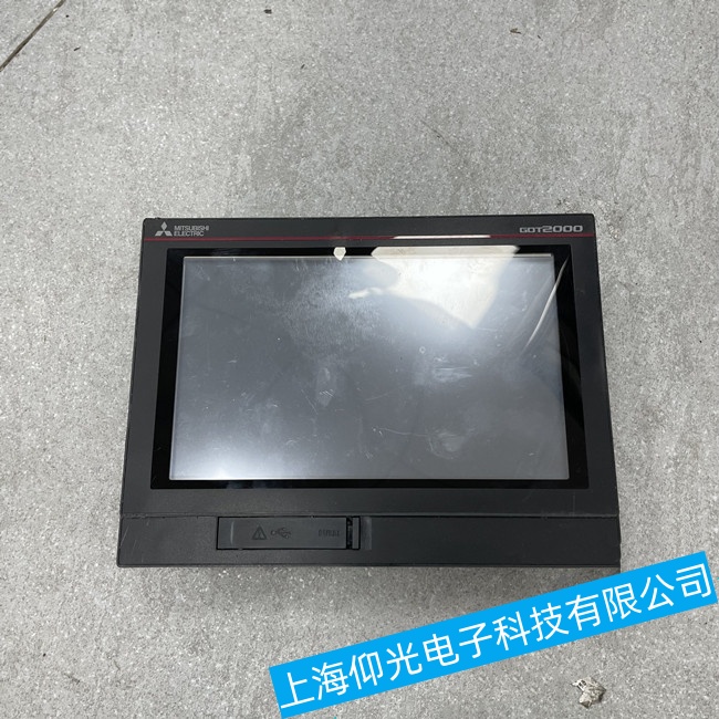 上海三菱觸摸屏在使用中突然藍(lán)屏的解決方法